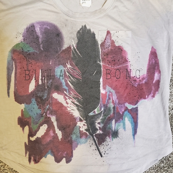 BILLABONG | Women's gray with feather print cap-sleeve t-shirt. - Picture 4 of 8